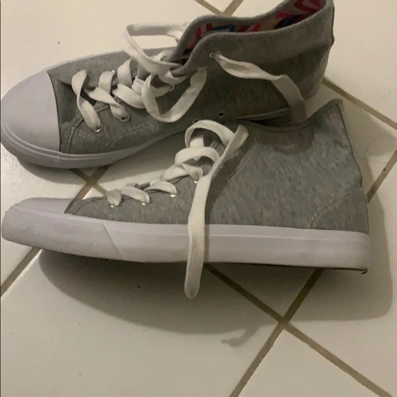 Just Be high-top Tennis Shoes size 10 - Picture 1 of 6